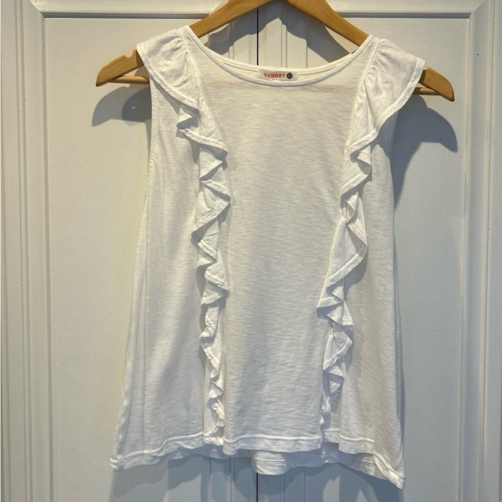 Sundry. Cute, White Ruffle Top. Excellent condition. No stains